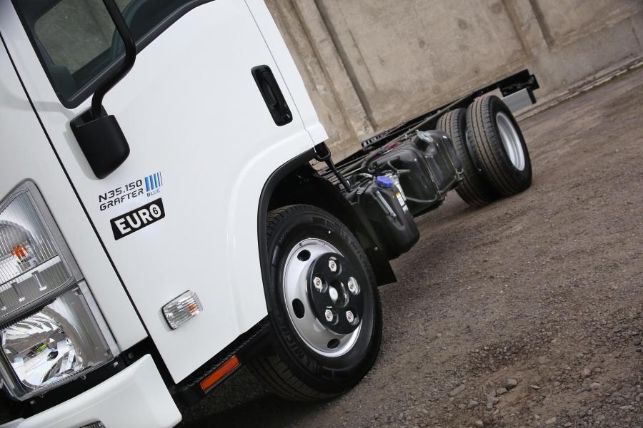 Детали экстерьера Isuzu Grafter N35.150 4x2 Rigid Chassis Cab 2016 года  (UK) (фото 2 из 3)